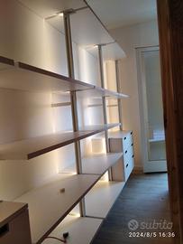 testata letto legno vecchio boiserie e scaffalatur