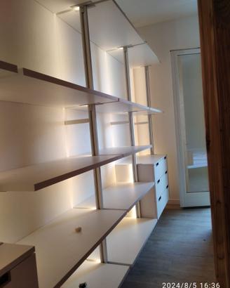 testata letto legno vecchio boiserie e scaffalatur