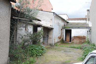 Uta. Indipendente da ristrutturare