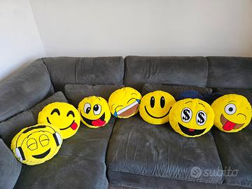 cuscini emojy