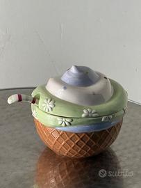 Contenitore in ceramica con coperchio e cucchiaio