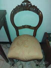 Trittico poltrona e due poltroncine in noce