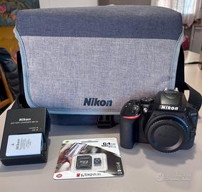 Nikon D5600 Reflex 24MP con borsa e Sd 64Gb
