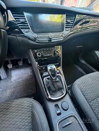 Opel Astra Opc Line 2018