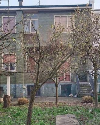 Villa di 185 m² con più di 5 locali a Bareggio