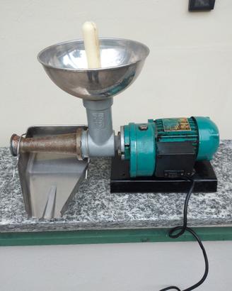 MACCHINA PER PASSATA POMODORO 