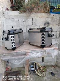 Givi trekker Outback due 48 e due 37. Leggi 