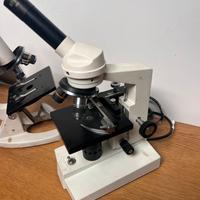 Microscopio biologicico