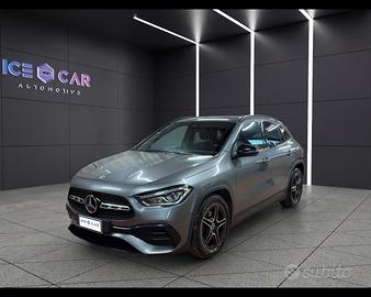 MERCEDES-BENZ GLA 180 Automatic Premium