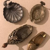 4 piccoli posacenere