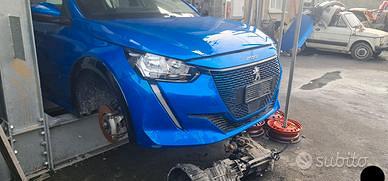 Peugeot 208 2025 portiera portellone ponte Ricambi