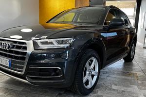 AUDI Q5 40 TDI quattro S tronic Sport- SERVICES