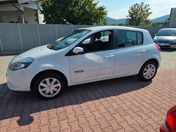 Renault Clio 1.2 75CV perfetta e garantita 12 mesi