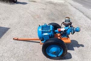 pompa marca Landini avente motore elettrico