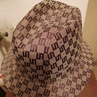 Cappello Sisley molto bello e ben tenuto