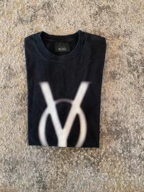 t-shirt yezael nera con logo grafico