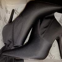 Stivali a ginocchio n 37, tacco 10, con scatola