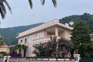 Alloggi in villa fronte mare