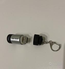Mini torcia portachiavi ricaricabile USB