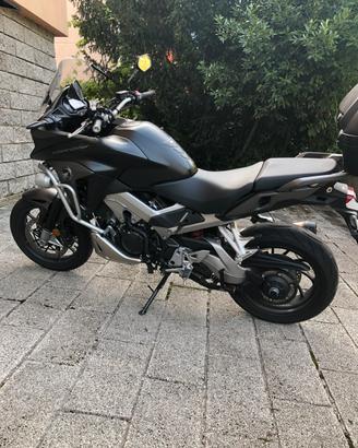 Honda Crossrunner 800