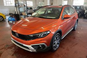 FIAT Tipo 1.5 Hybrid DCT 5 porte Cross