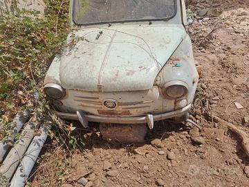 auto d'epoca Fiat 600  (anni 60)