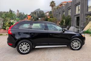 VOLVO XC60  2.4 d4 (d3) Momentum 4WD