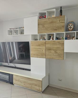 Parete attrezzata-cucina-tavolo