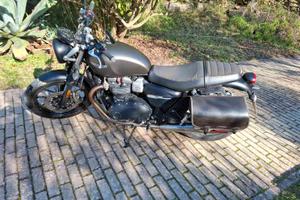 Triumph Street Twin 900