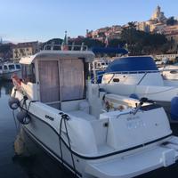 Barca da pesca cabinata Arvor capture 690