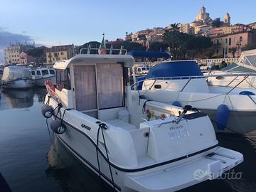 Barca da pesca cabinata Arvor capture 690