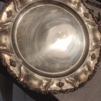 Vassoio in argento 800 cesellato a mano