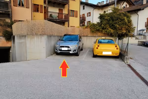 Posto Auto a Canezza