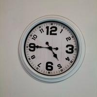 Orologio da parete con meccanismo silenzioso