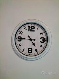 Orologio da parete con meccanismo silenzioso