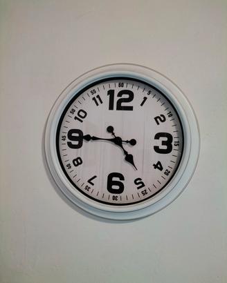 Orologio da parete con meccanismo silenzioso