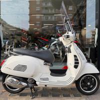 VESPA - GTS 300 Bianca - 2020