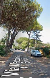 Infernetto trilocale con terrazzo e p.auto