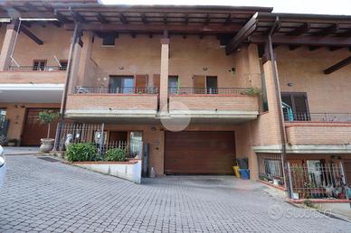 VILLA A SCHIERA A PESCARA