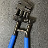 Pinza per perforatura e flangiatura