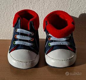 Scarpine nuove da neonato con orsetti e impronte