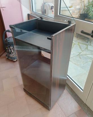 mobiletto porta stereo della Pioneer