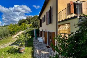 Villa di Charme e Podere con Uliveto