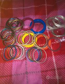 Braccialetti colorati rigidi