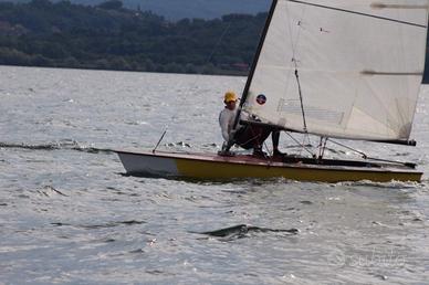 Barca a vela deriva - CONTENDER