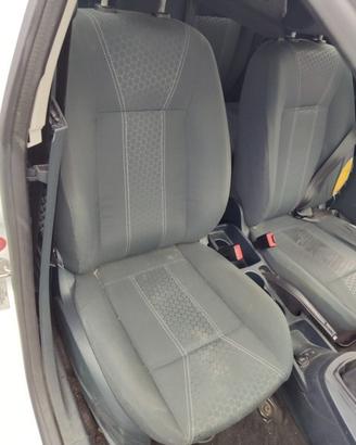 Sedile anteriore dx FORD FIESTA del 2010