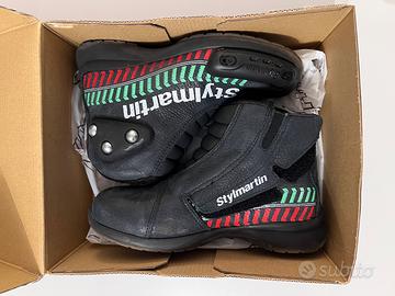 Scarpe stylmartin per minimoto n32 usate 2 volte.