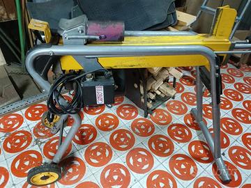 Spaccalegna elettrico