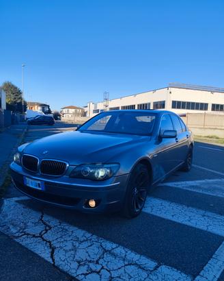 BMW 730
Serie 7 E/65-66 730d motore M57 2007