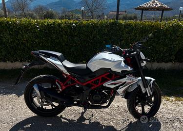 Moto Benelli 125